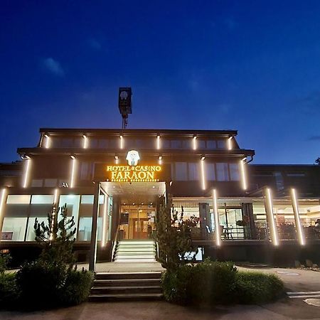 Hotel Faraon Цельє Екстер'єр фото