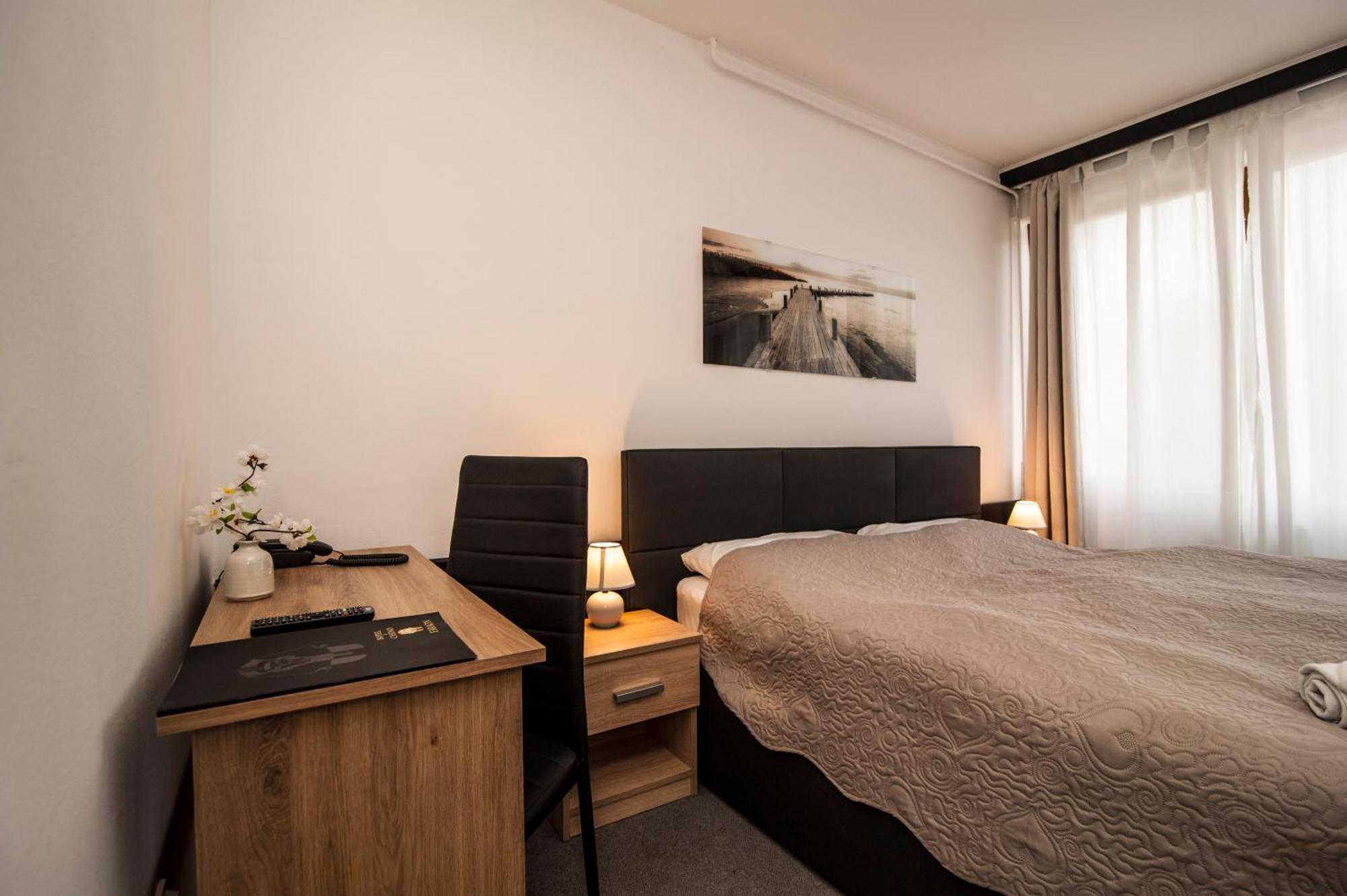 Hotel Faraon Цельє Номер фото