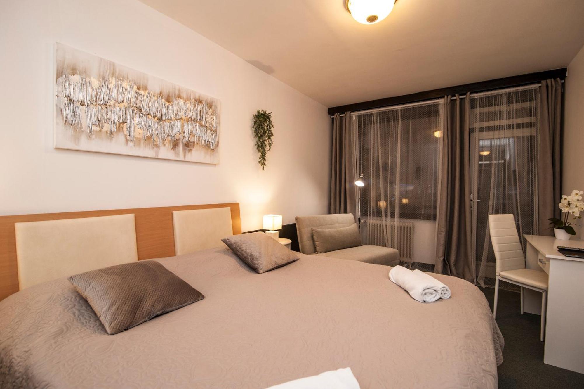Hotel Faraon Цельє Номер фото