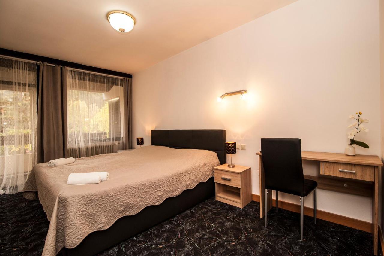 Hotel Faraon Цельє Екстер'єр фото
