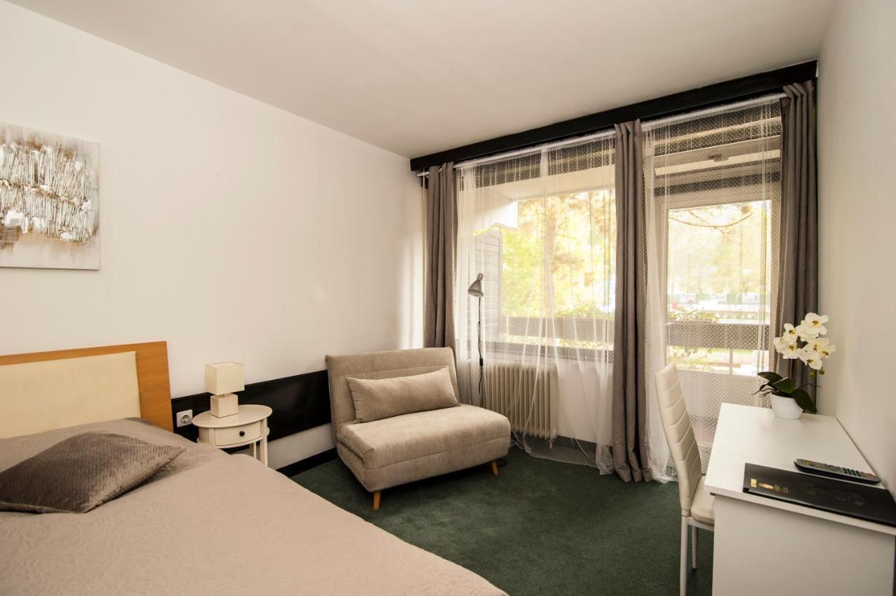Hotel Faraon Цельє Екстер'єр фото